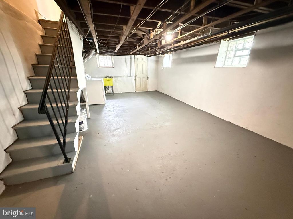 Image 27 of property listing at 423 BONSALL AVE, Lansdowne, PA 19050