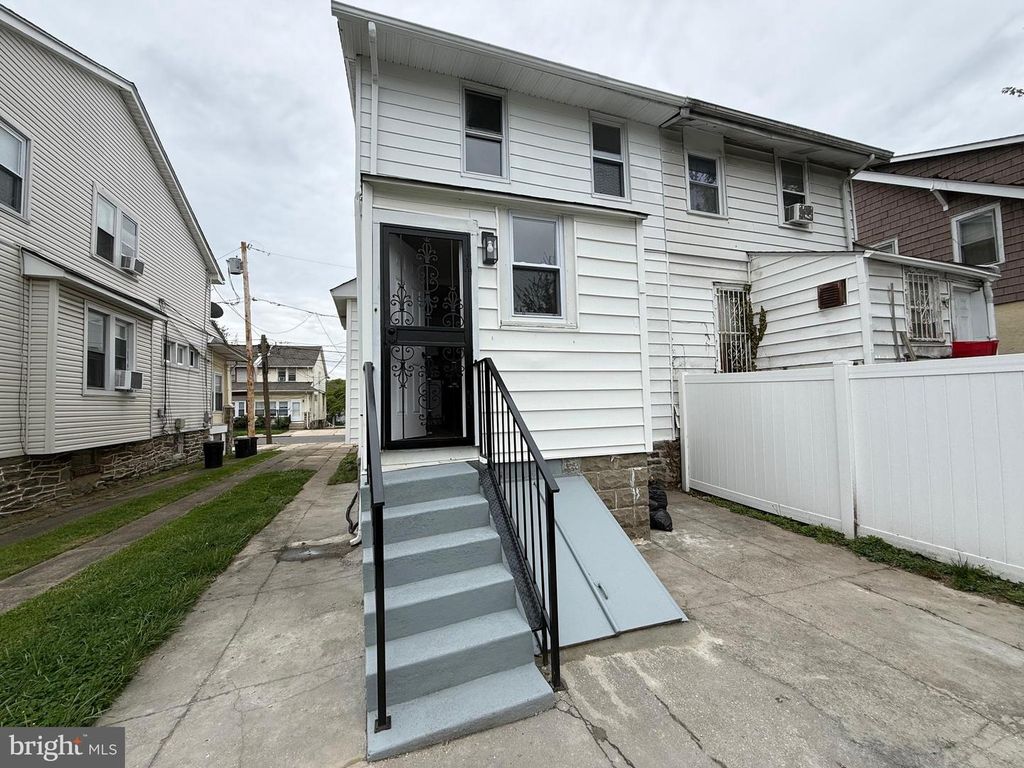 Image 30 of property listing at 423 BONSALL AVE, Lansdowne, PA 19050