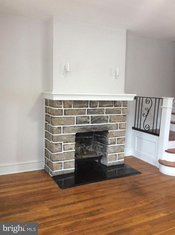 Image 4 of property listing at 423 BONSALL AVE, Lansdowne, PA 19050