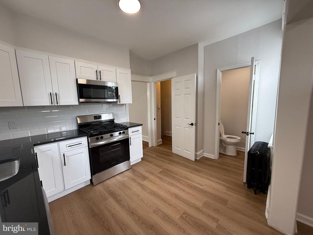 Image 7 of property listing at 423 BONSALL AVE, Lansdowne, PA 19050