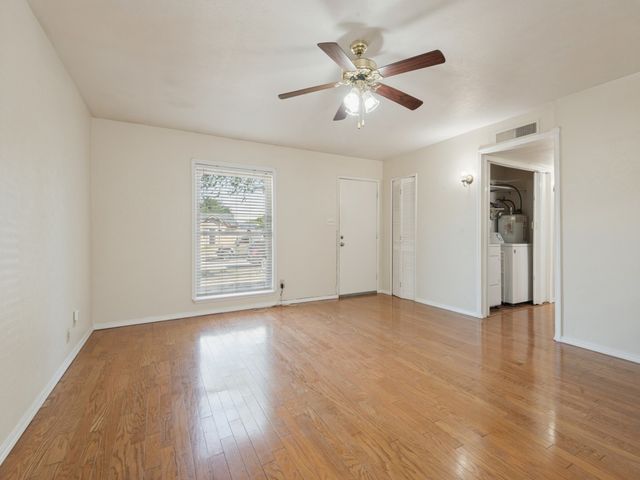 5716 Pearce Street, The Colony, TX 75056