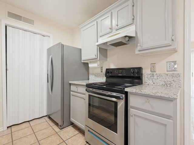 5716 Pearce Street, The Colony, TX 75056