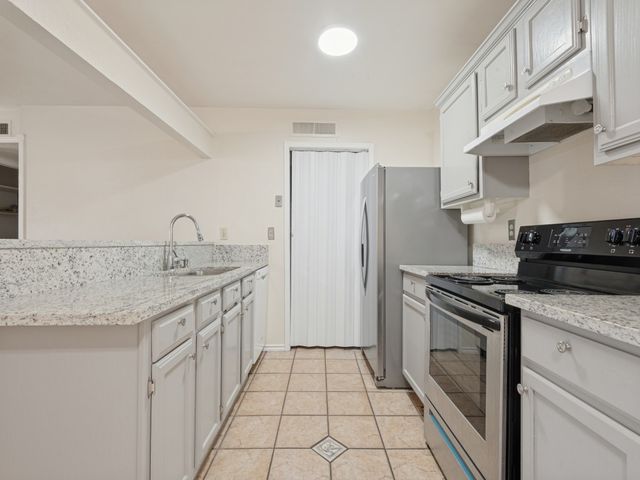 5716 Pearce Street, The Colony, TX 75056