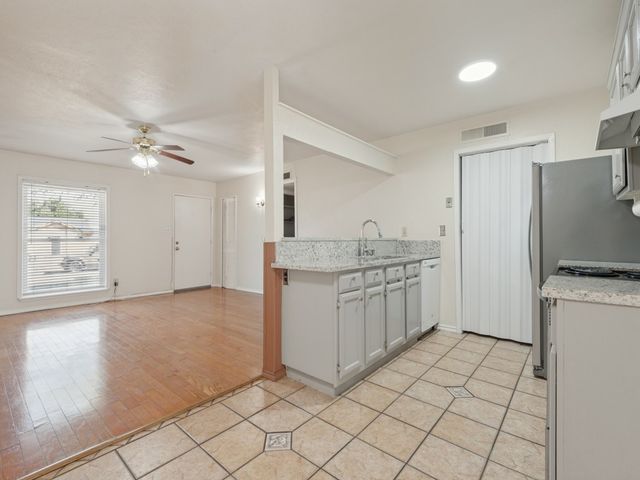 5716 Pearce Street, The Colony, TX 75056