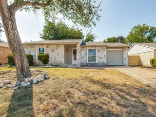 5716 Pearce Street, The Colony, TX 75056