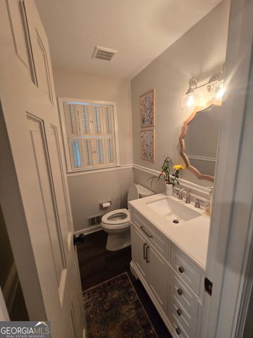 5434 Dunwoody Knoll Court, Dunwoody, GA 30338