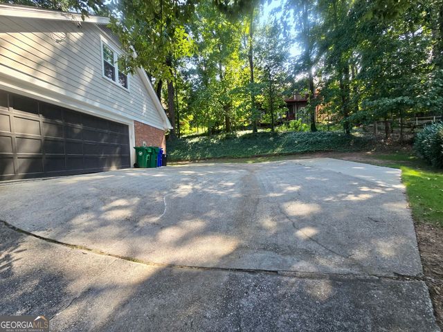 5434 Dunwoody Knoll Court, Dunwoody, GA 30338