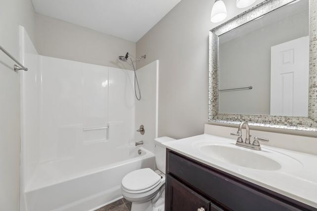 145 Bob White Trl, Oak Grove, KY 42262