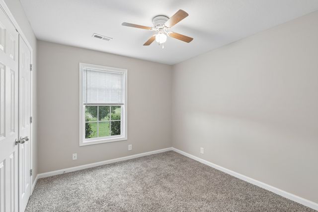145 Bob White Trl, Oak Grove, KY 42262