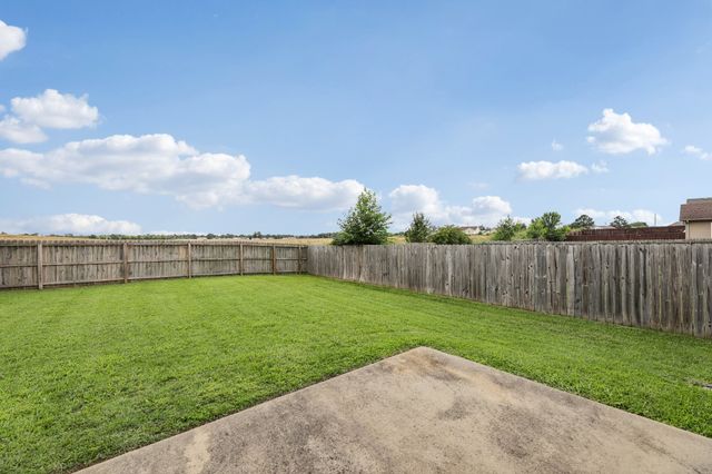 145 Bob White Trl, Oak Grove, KY 42262