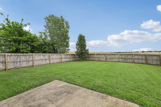 145 Bob White Trl, Oak Grove, KY 42262