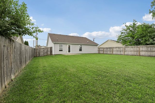 145 Bob White Trl, Oak Grove, KY 42262