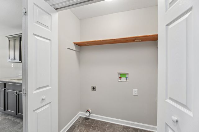 145 Bob White Trl, Oak Grove, KY 42262