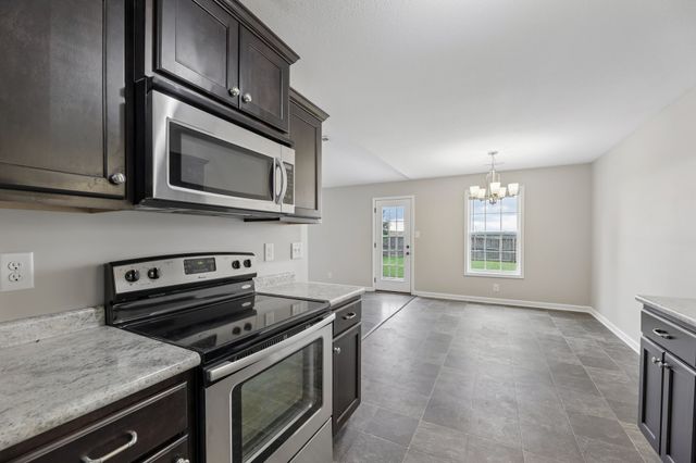 145 Bob White Trl, Oak Grove, KY 42262