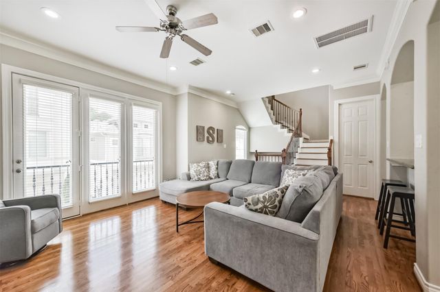 8806 Lakeshore Bend Drive, Houston, TX 77080