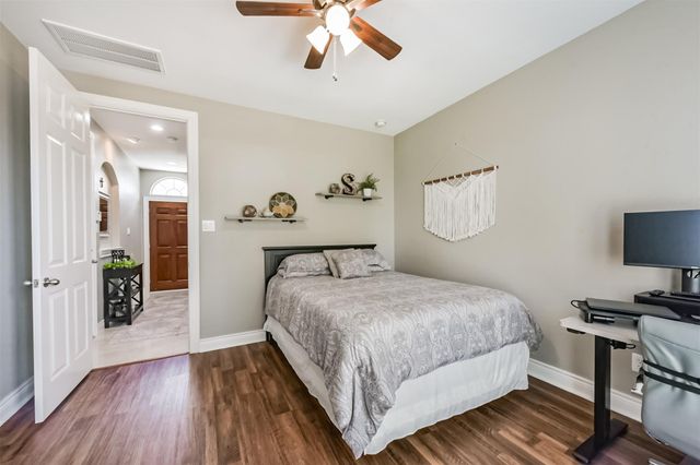8806 Lakeshore Bend Drive, Houston, TX 77080