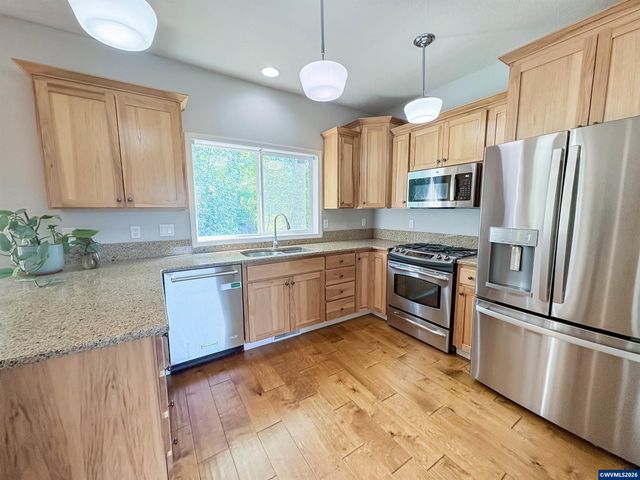 1357 Kitsap Ct NW, Salem, OR 97304