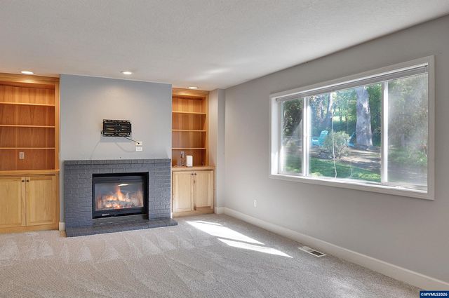 1357 Kitsap Ct NW, Salem, OR 97304