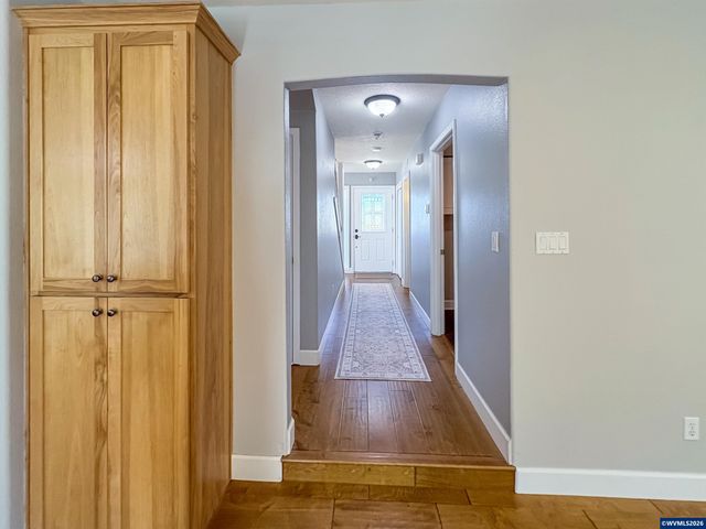 1357 Kitsap Ct NW, Salem, OR 97304