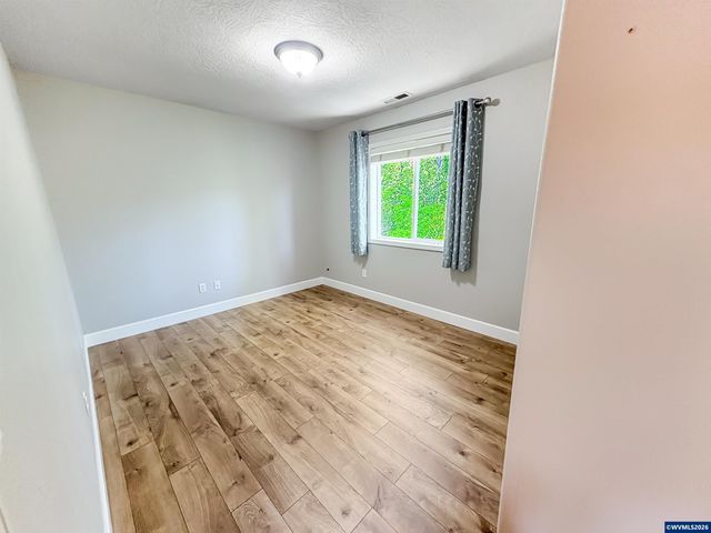 1357 Kitsap Ct NW, Salem, OR 97304