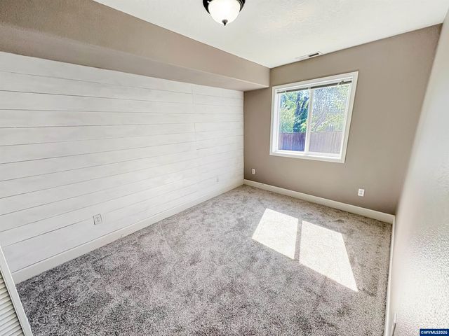 1357 Kitsap Ct NW, Salem, OR 97304