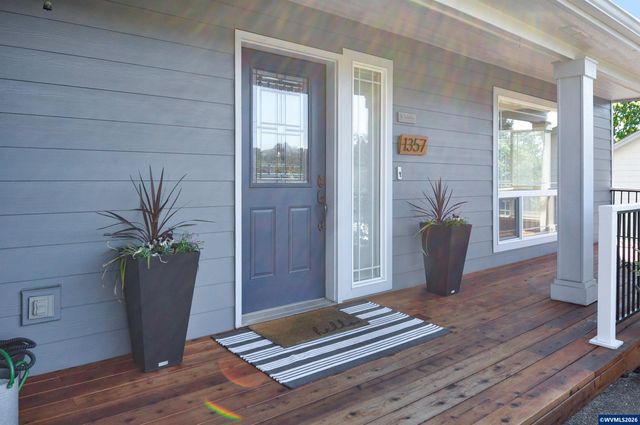 1357 Kitsap Ct NW, Salem, OR 97304