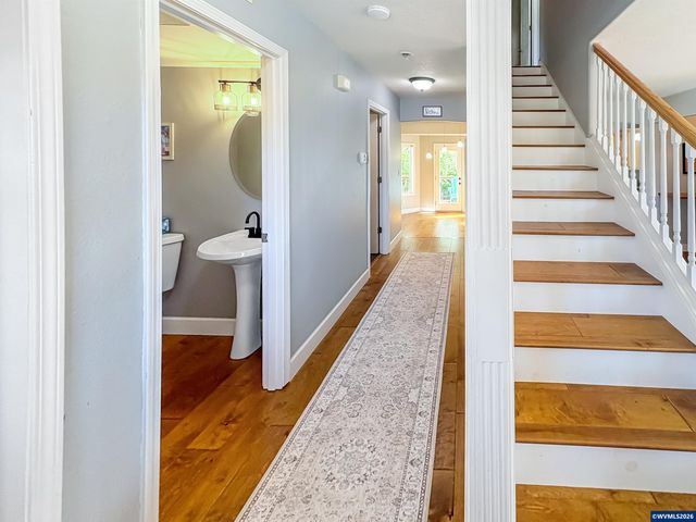 1357 Kitsap Ct NW, Salem, OR 97304