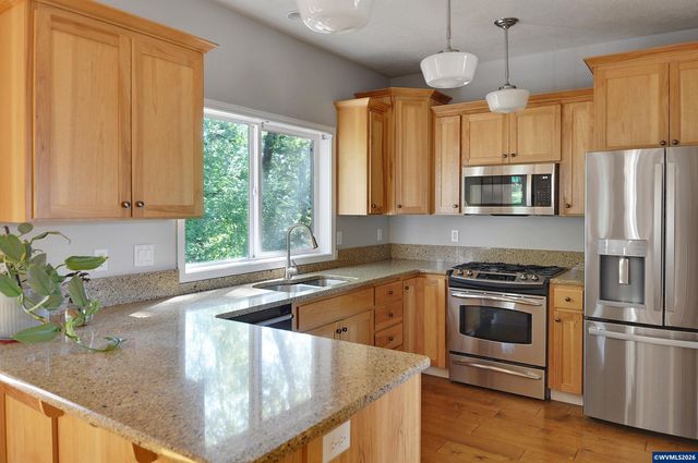 1357 Kitsap Ct NW, Salem, OR 97304