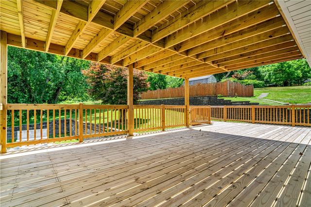 1113 Grandview Ave, Robinson Twp, PA 15108