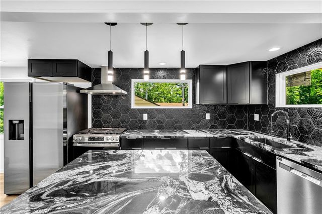 1113 Grandview Ave, Robinson Twp, PA 15108