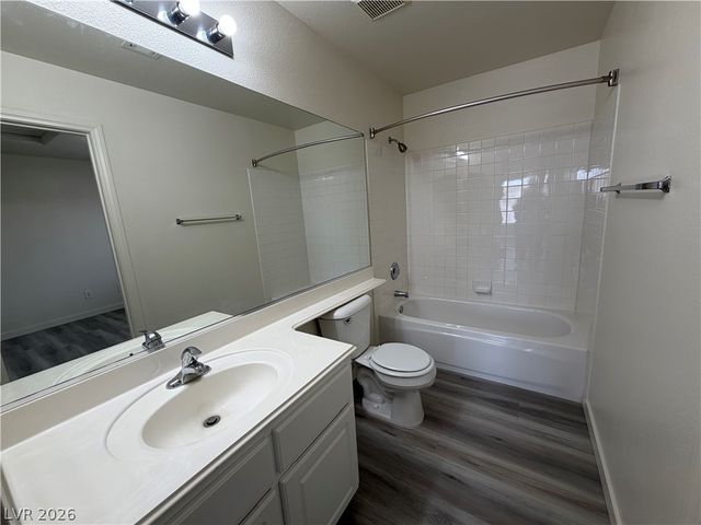 1094 Scarlet Haze Avenue, Las Vegas, NV 89183