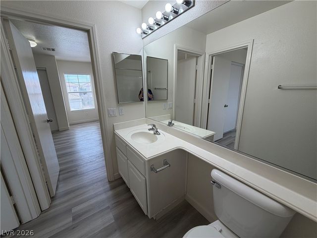 1094 Scarlet Haze Avenue, Las Vegas, NV 89183