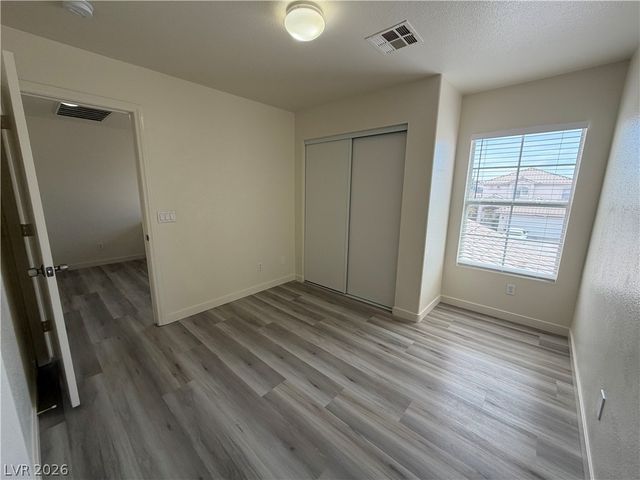 1094 Scarlet Haze Avenue, Las Vegas, NV 89183