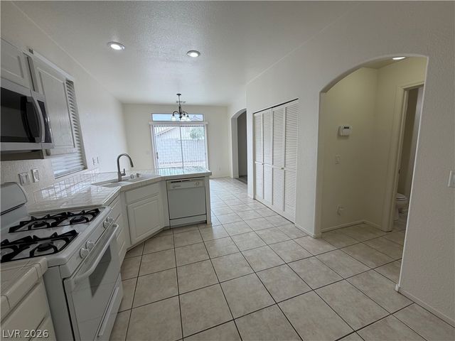 1094 Scarlet Haze Avenue, Las Vegas, NV 89183