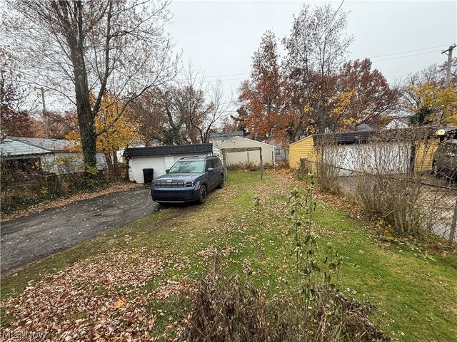 17316 Throckley Avenue, Cleveland, OH 44128