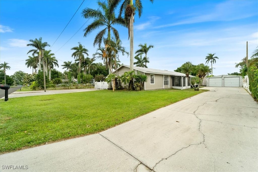51-55 Lake ST, North Fort Myers, FL 33903