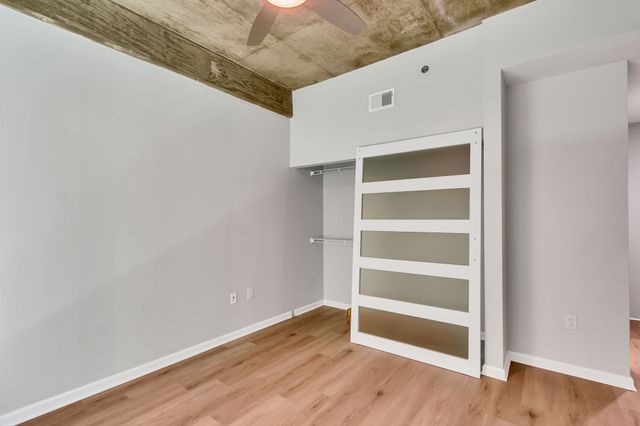 415 Church St Apt 1105, Nashville, TN 37219