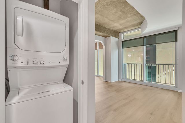 415 Church St Apt 1105, Nashville, TN 37219