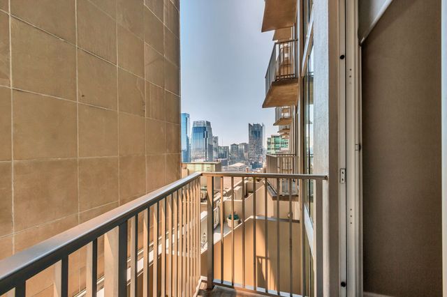415 Church St Apt 1105, Nashville, TN 37219