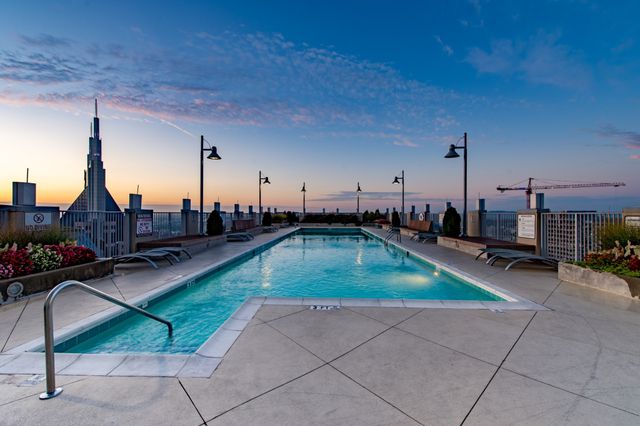 415 Church St Apt 1105, Nashville, TN 37219