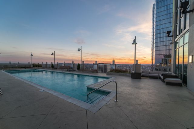 415 Church St Apt 1105, Nashville, TN 37219