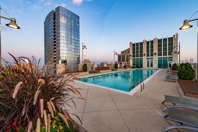 415 Church St Apt 1105, Nashville, TN 37219