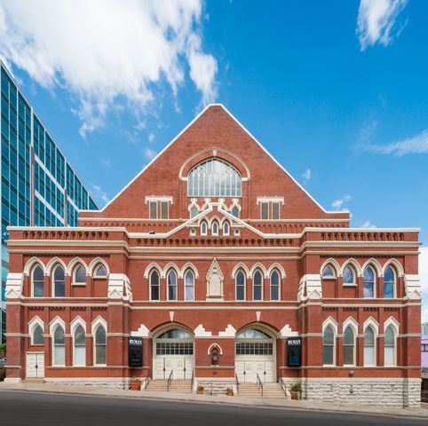 415 Church St Apt 1105, Nashville, TN 37219