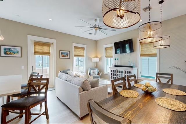 136 Palmilla Cr 202, Port Aransas, TX 78373