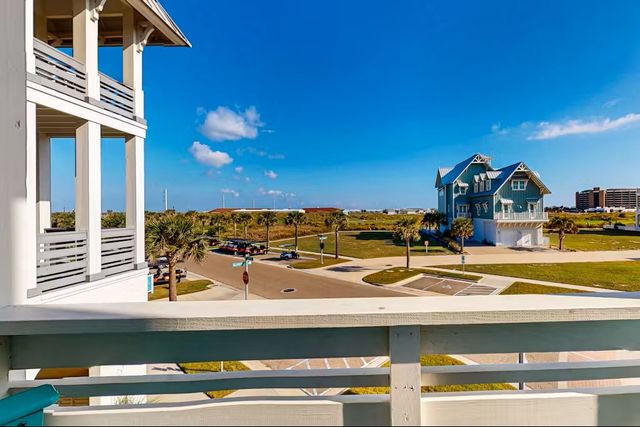 136 Palmilla Cr 202, Port Aransas, TX 78373