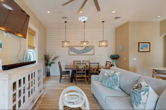 136 Palmilla Cr 202, Port Aransas, TX 78373