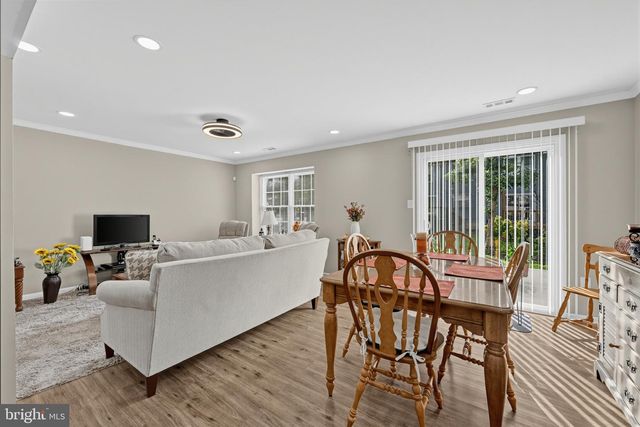 5 THORNHILL CT, Sicklerville, NJ 08081