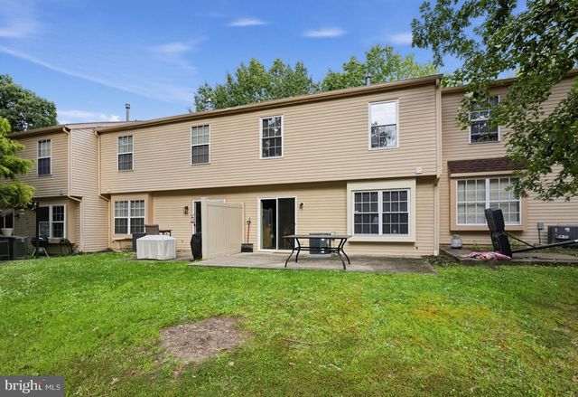 5 THORNHILL CT, Sicklerville, NJ 08081
