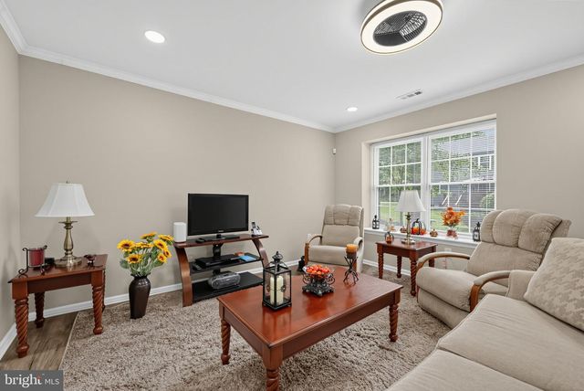 5 THORNHILL CT, Sicklerville, NJ 08081