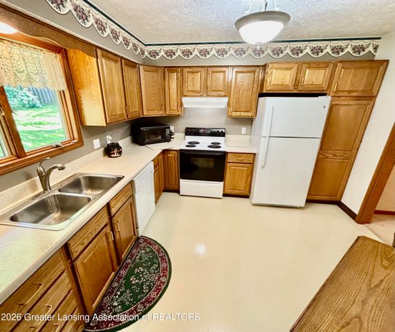 112 Wedgewood Drive, Charlotte, MI 48813